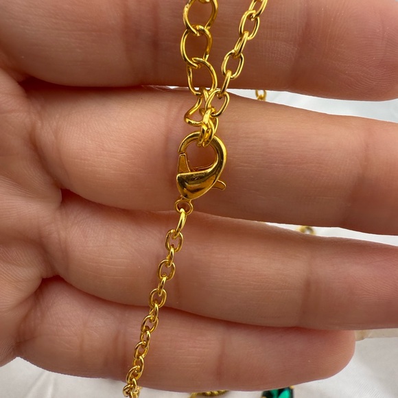 Serpent serpentine Snake Necklace with Green Gemstones - Picture 9 of 10